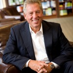 John Maxwell vine la Bucuresti